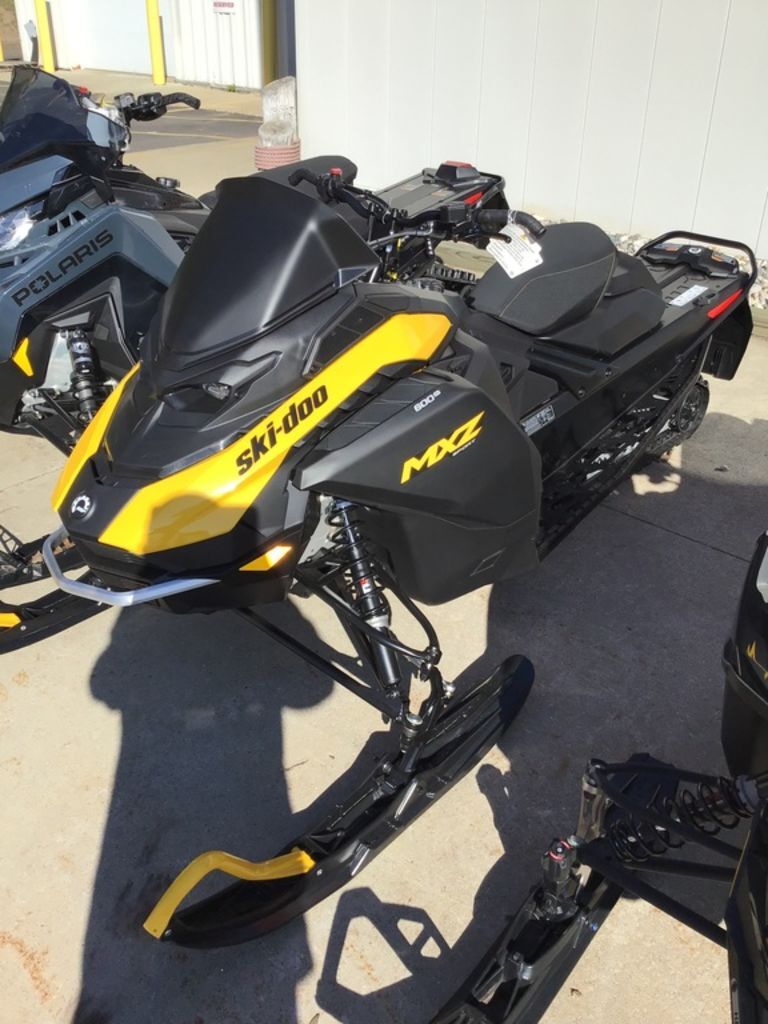 2027 Ski-Doo MXZ Sport 600 EFI - 85 129 ES RipSaw 1.25 S_Lev_4.5"_Yl in houghton lake MI