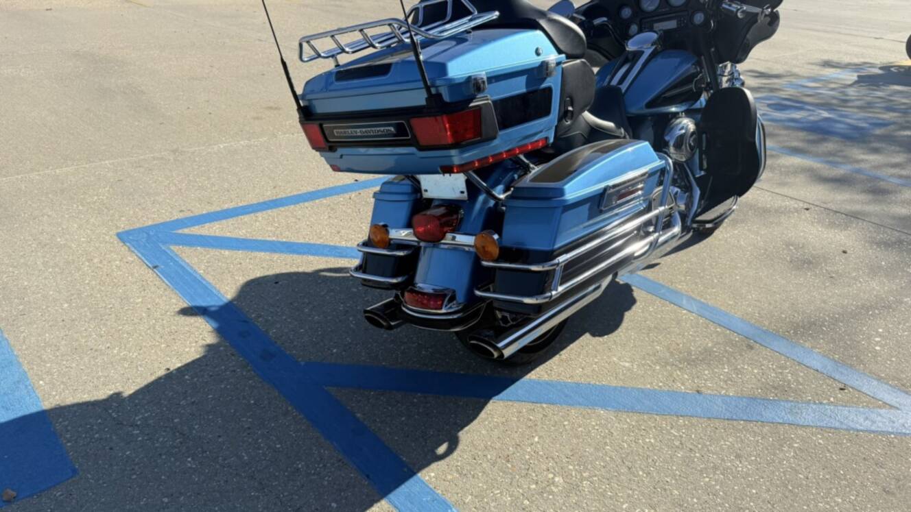A photo of this 2011 Harley-Davidson Electra Glide Ultra Classic