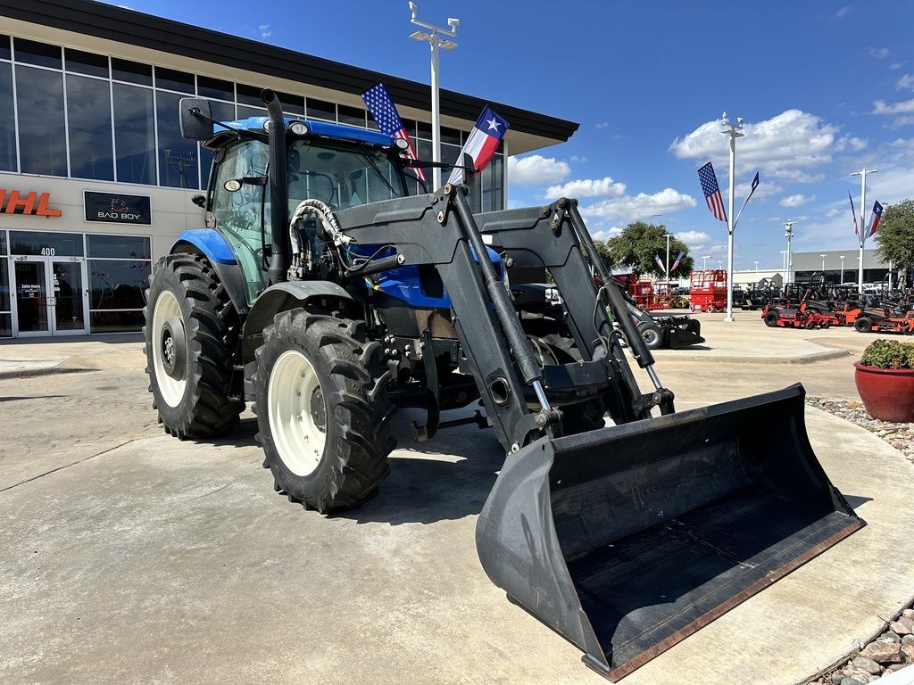 2016 New Holland T6.175 in Granbury, TX