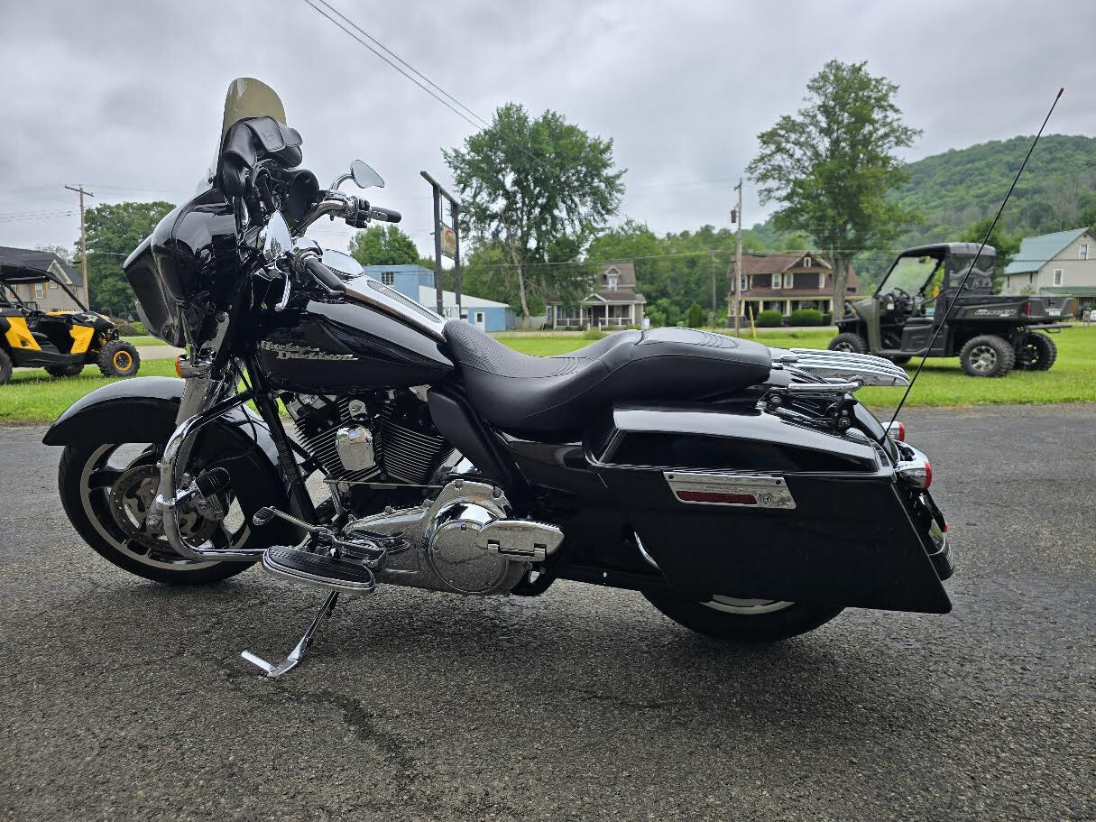 2010 Harley-Davidson Street Glide in Bradford, PA