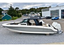 Boston Whaler 350 Realm Review image