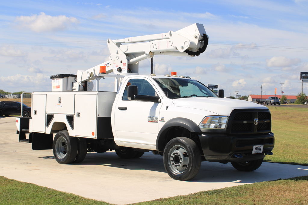2016 Ram 5500 4x4 / Palfinger ETC 37-IH in Bryan, TX