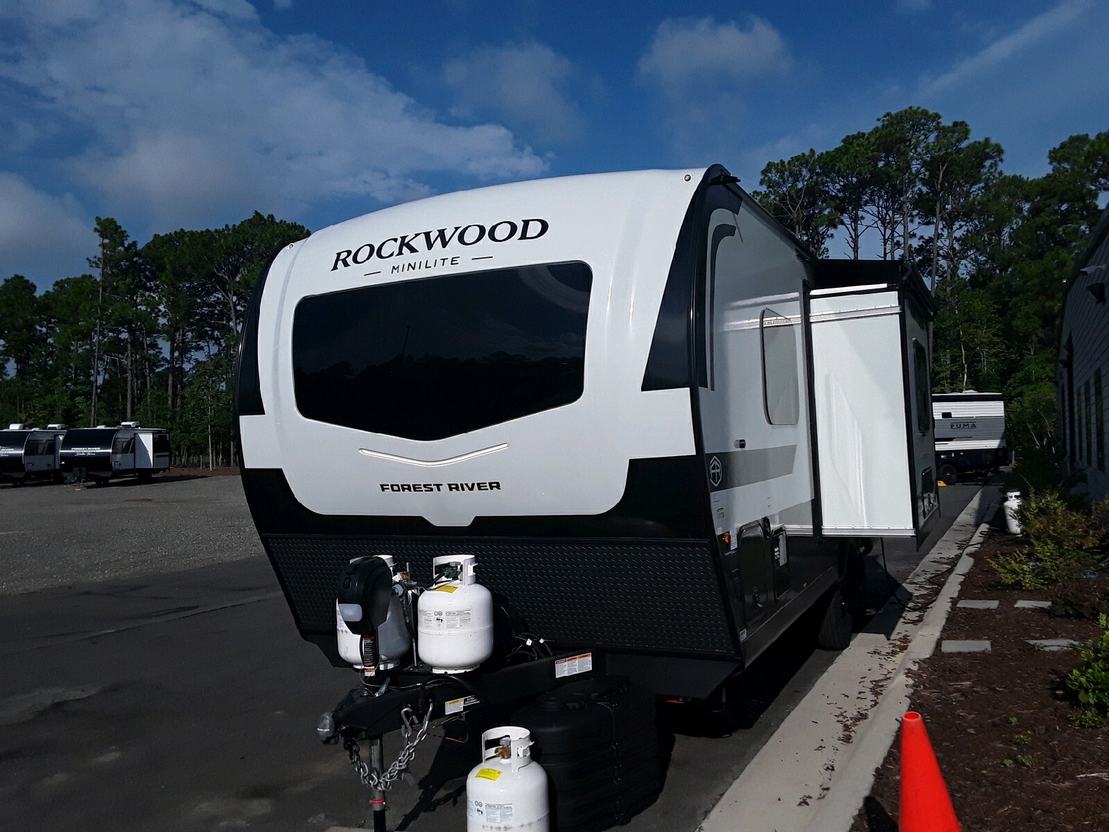 2027 Rockwood ROCKWOOD MINI LITE 2109S RV