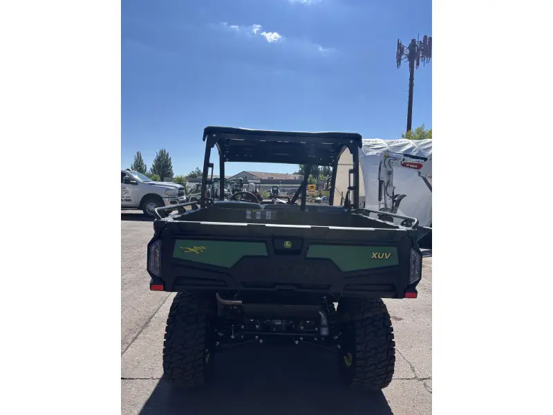 2026 John Deere Gator XUV845M Base