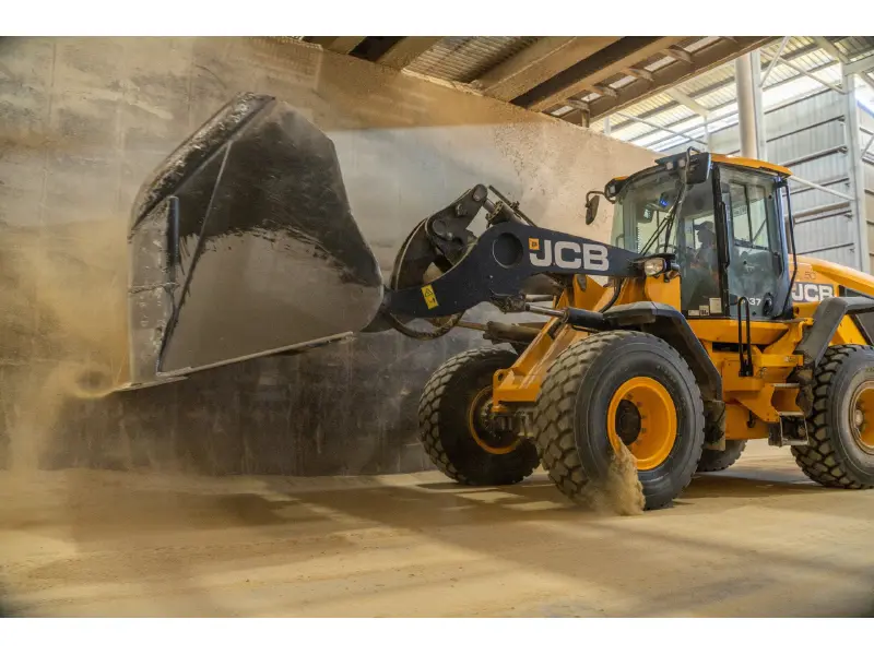 2026 JCB 437