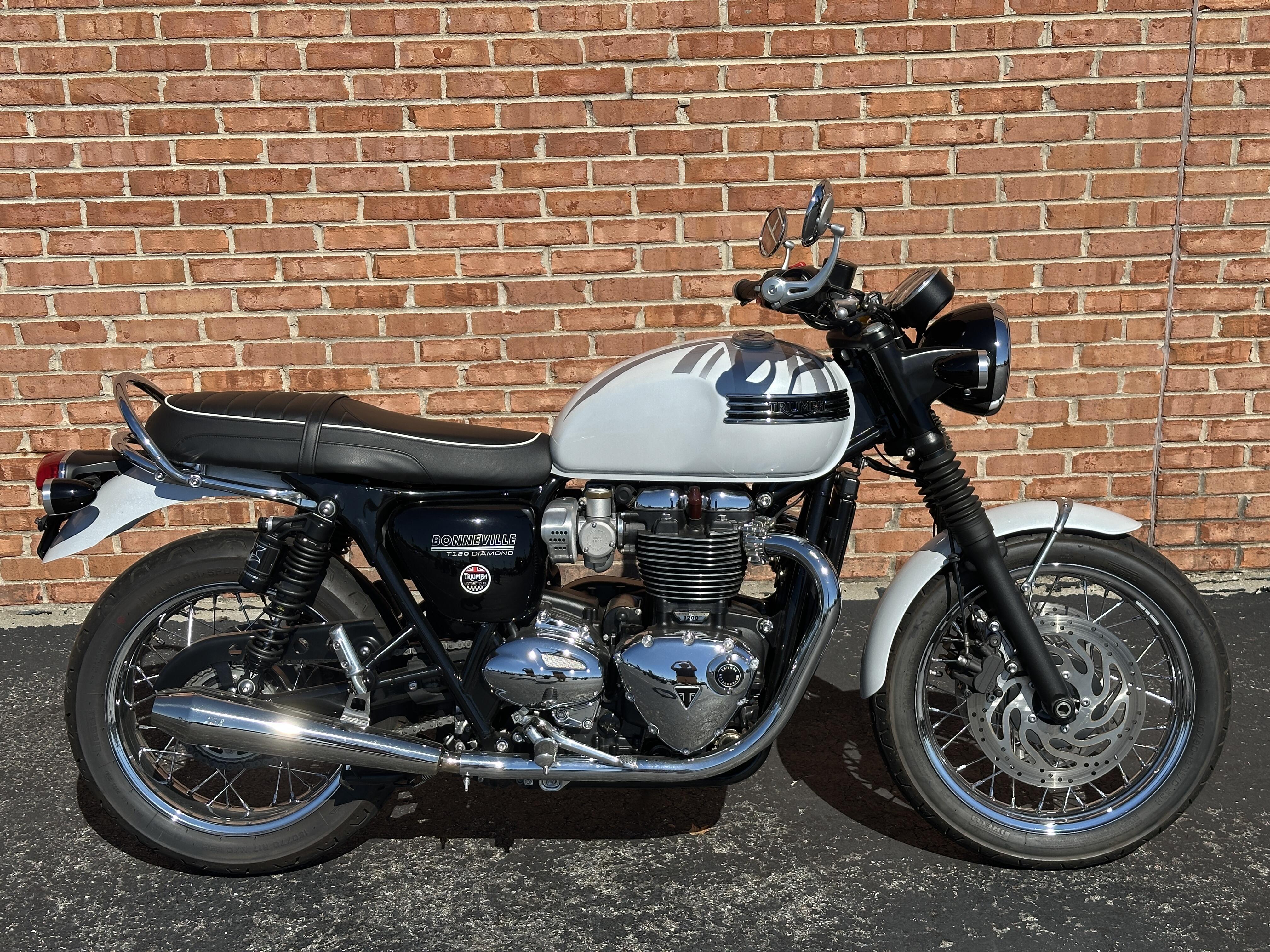 2020 Triumph Bonneville T120 Diamond Edition DIAMOND EDITION in Villa Park, IL
