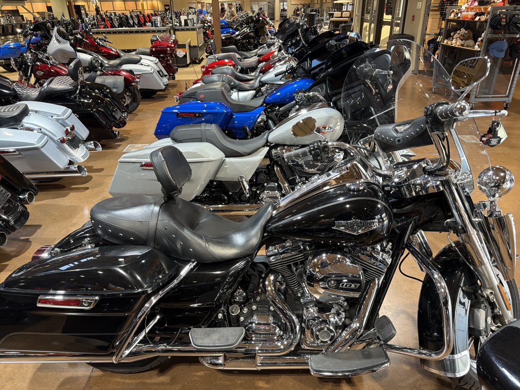 2015 Harley-Davidson ROAD KING in Rapid City, SD