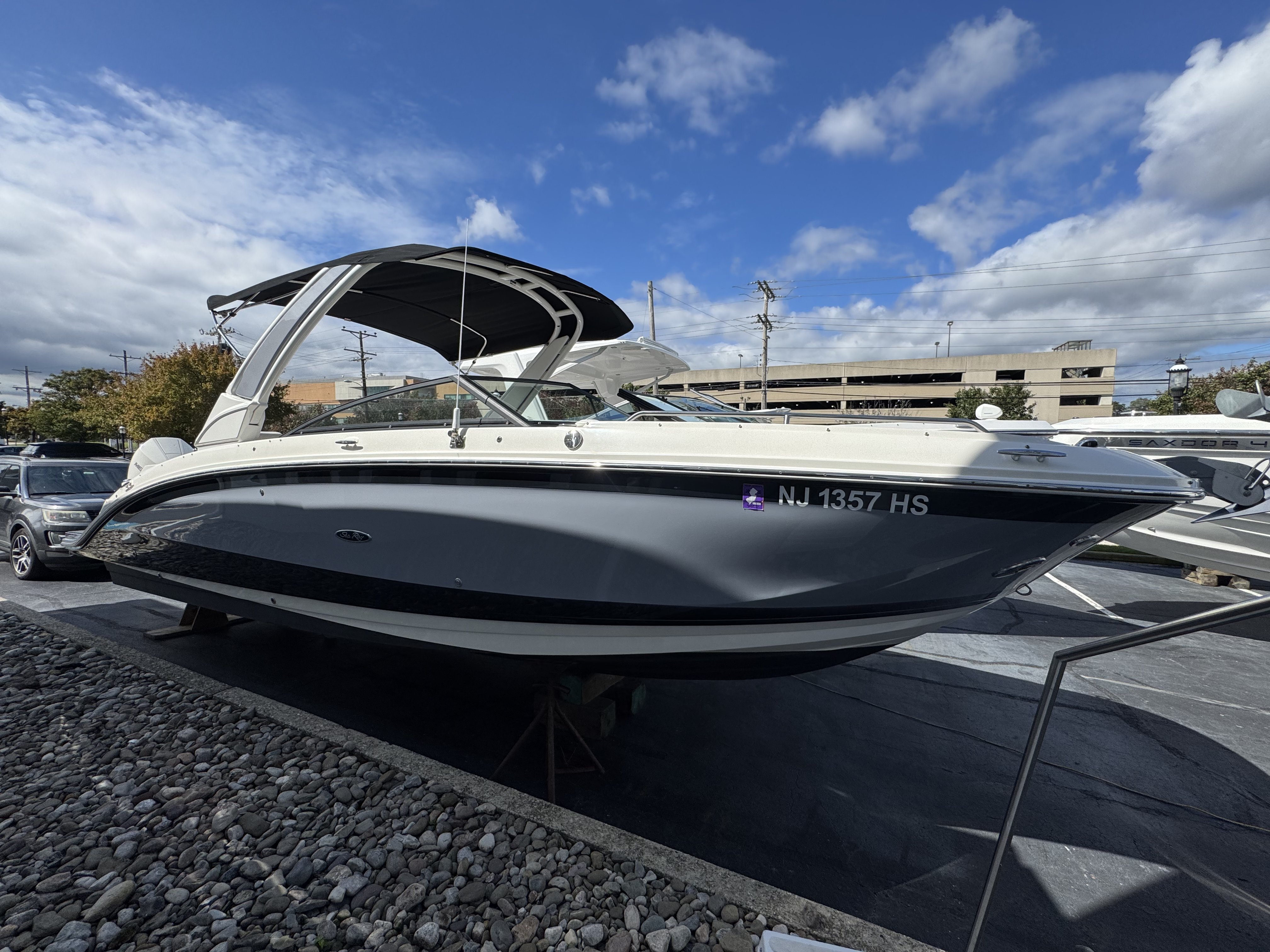 2022 Sea Ray SDX 290 Outboard in somers point NJ