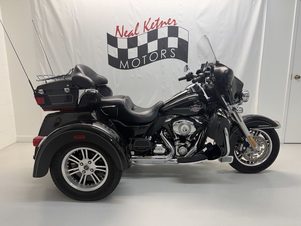 2013 Harley-Davidson® FLHTCUTG - Tri Glide® Ultra Classic® ULTRA CLASSIC in Winston Salem, NC