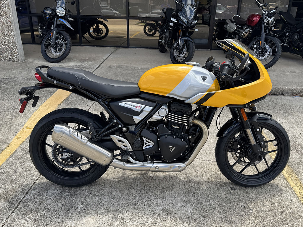 2026 Triumph Thruxton 400 Metallic Racing Yellow / Aluminium Silver in plano TX