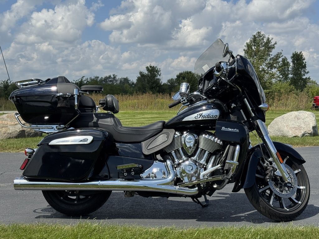 2024 Indian Motorcycle® Roadmaster® Limited Spirit Blue Metallic LIMITED in Monee, IL