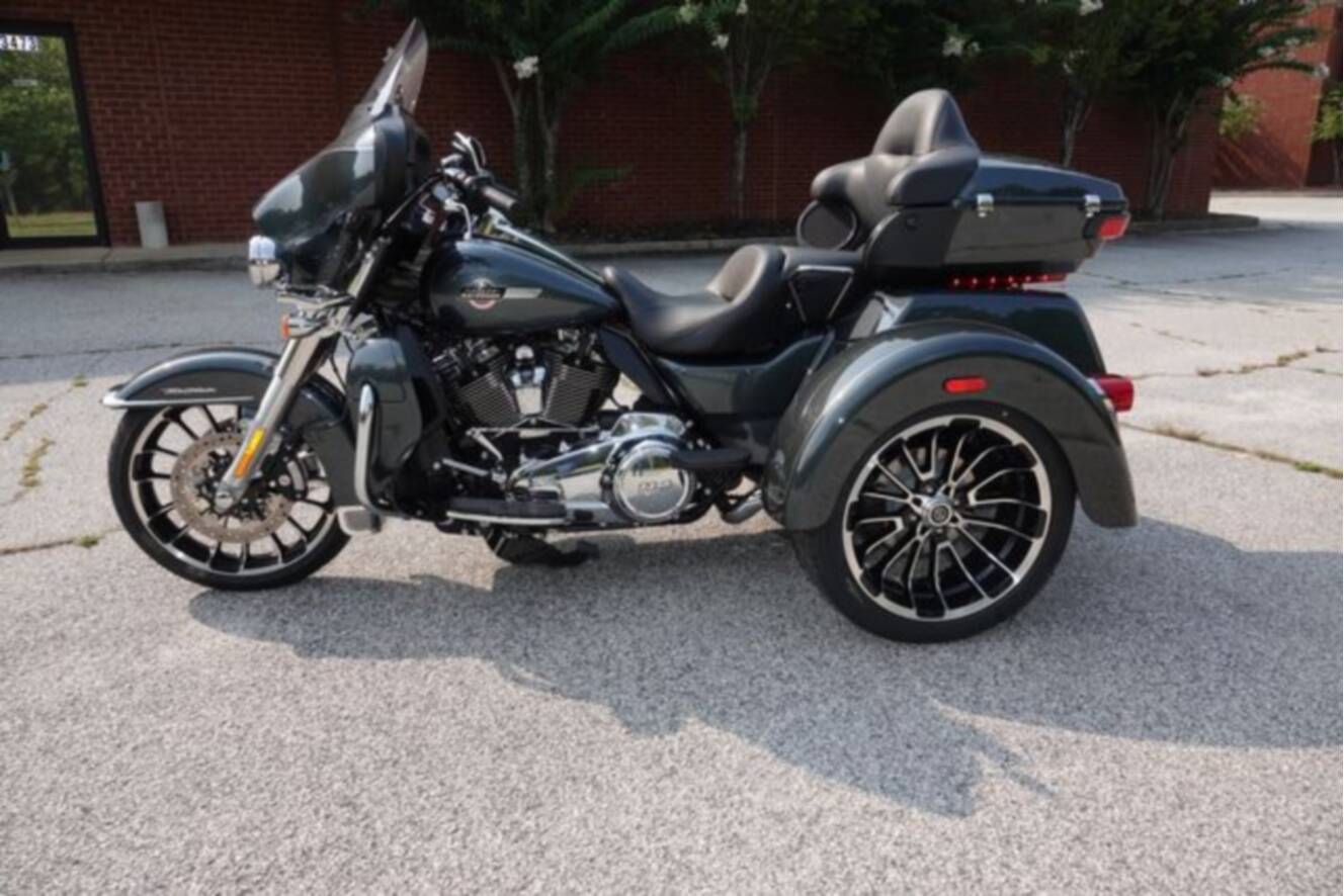 A photo of this 2025 Harley-Davidson Trike Tri Glide Ultra