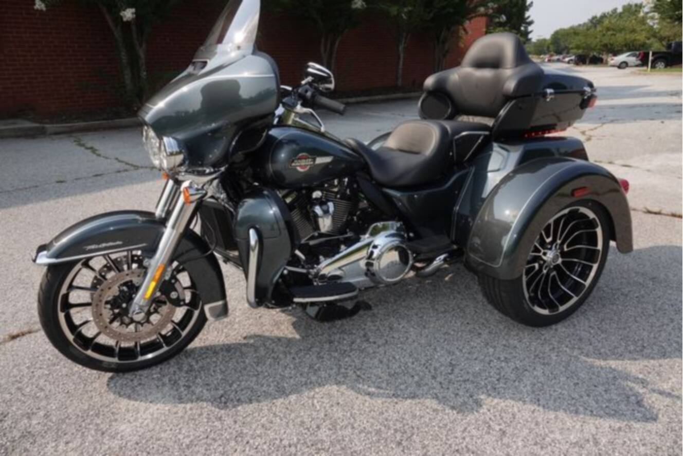 A photo of this 2025 Harley-Davidson Trike Tri Glide Ultra