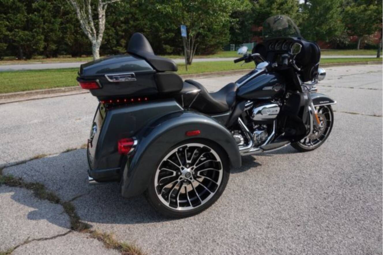 A photo of this 2025 Harley-Davidson Trike Tri Glide Ultra