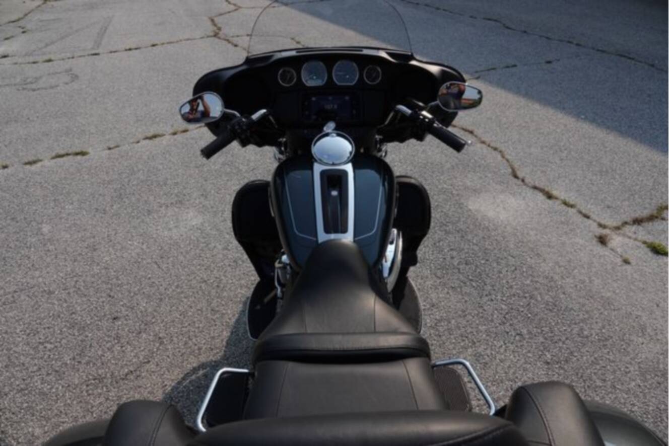A photo of this 2025 Harley-Davidson Trike Tri Glide Ultra