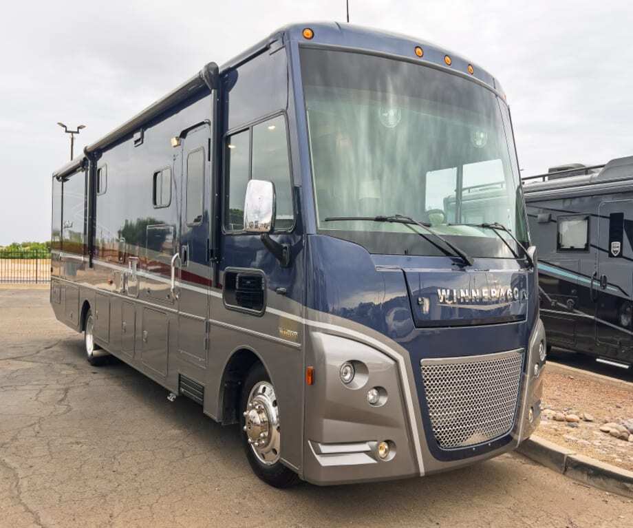 2021 Winnebago ADVENTURER 35F in phoenix AZ