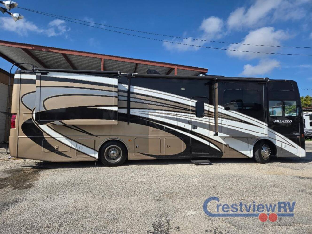 A photo of this 2017 Thor Motor Coach Palazzo 35.1