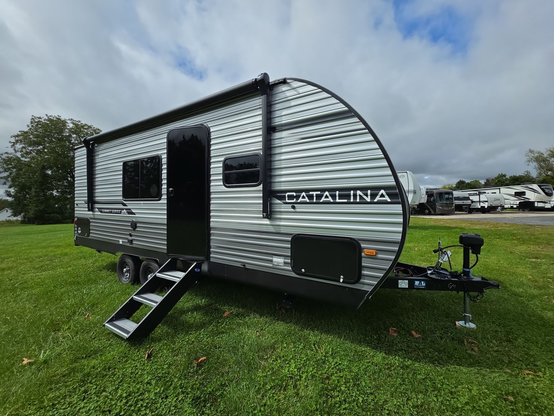 2026 Coachmen Catalina Summit Series 8 211BH RV