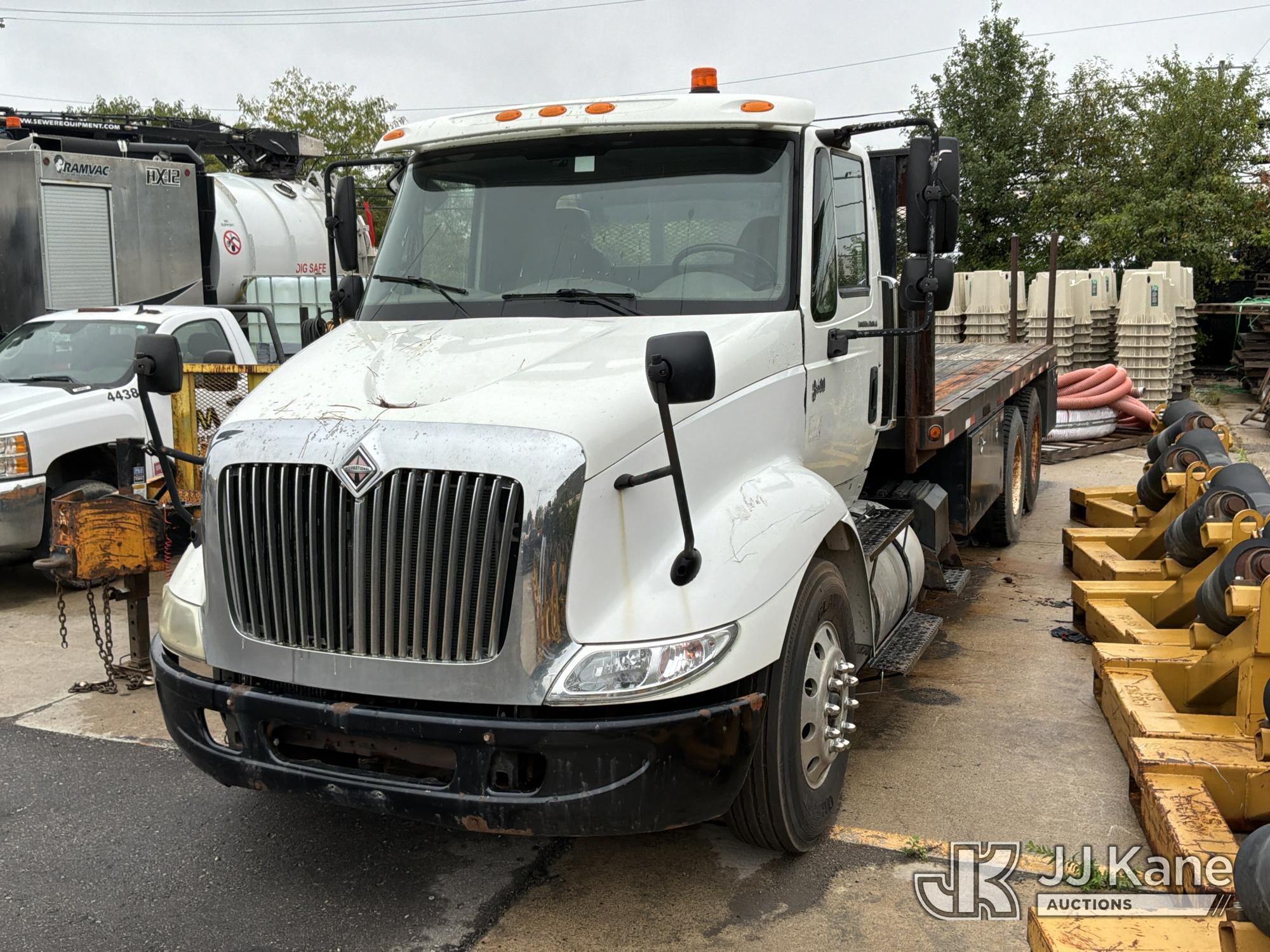 2006 INTERNATIONAL 8600 in Romulus, MI