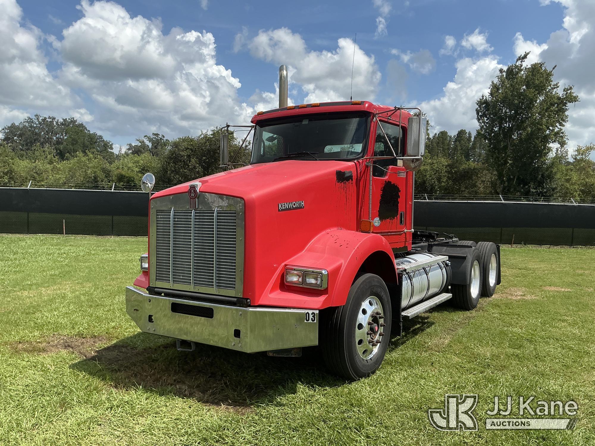 2013 KENWORTH T800 in Thonotosassa, FL