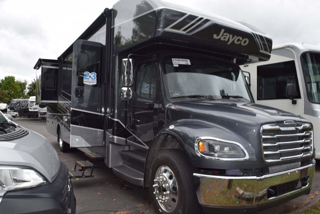 2027 Jayco Seneca 37K in south windsor CT