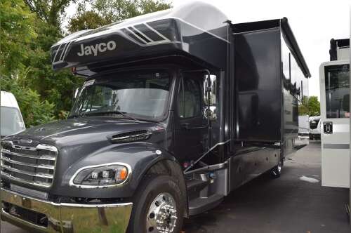 2027 Jayco Seneca 37K in south windsor CT