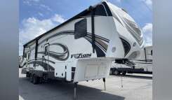 2014 Keystone FUZION 310 Fifth Wheel Toy Hauler RV