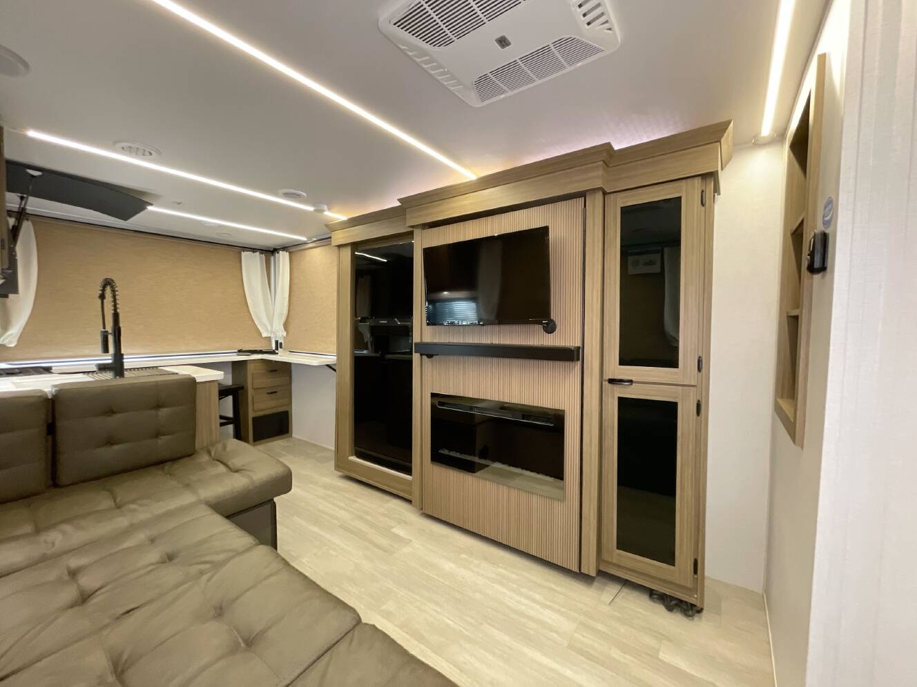 A photo of this 2025 Forest River SALEM CRUISE LITE 24VIEW