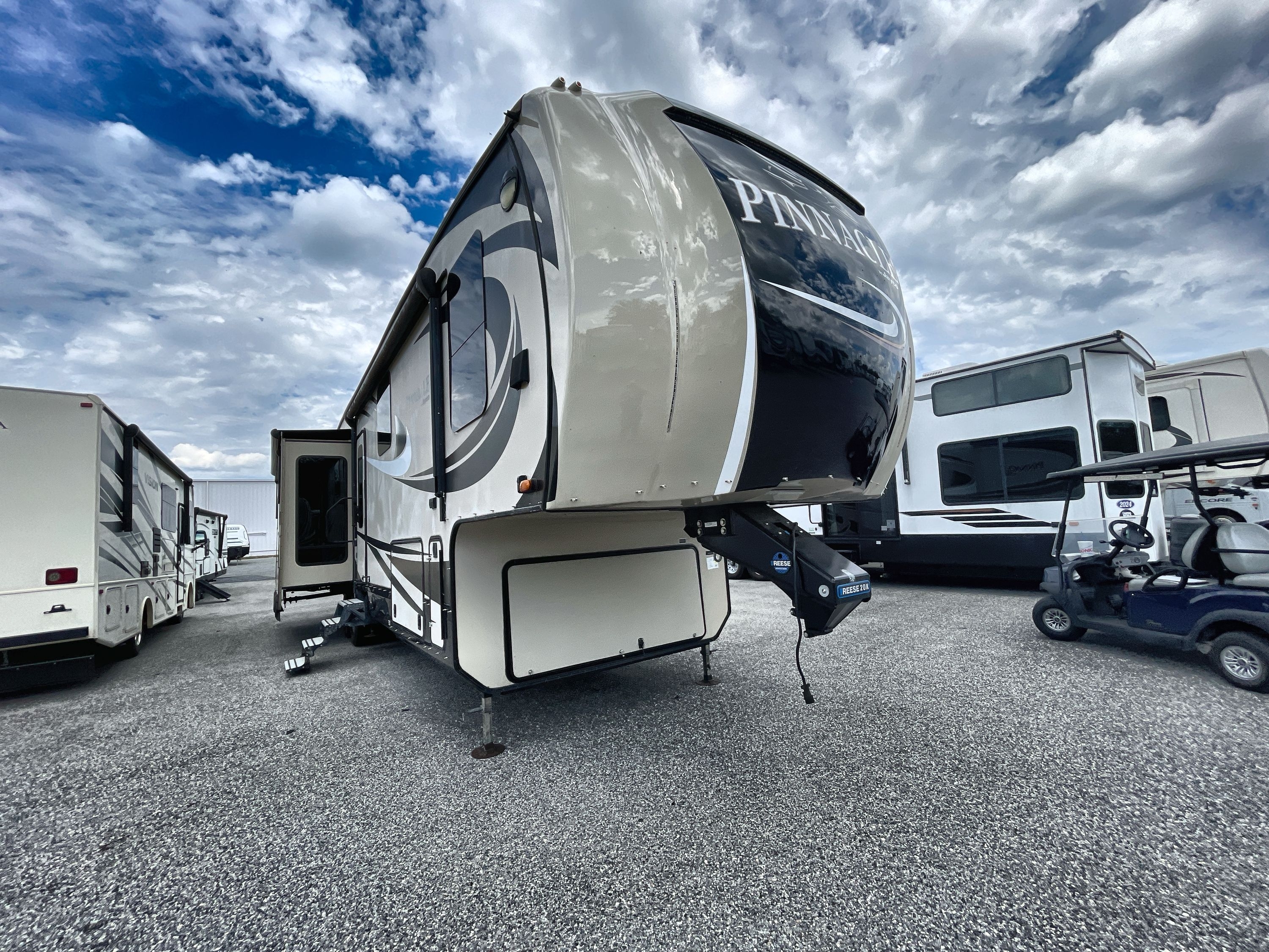 2017 Jayco PINNACLE 36KPTS in summerfield FL