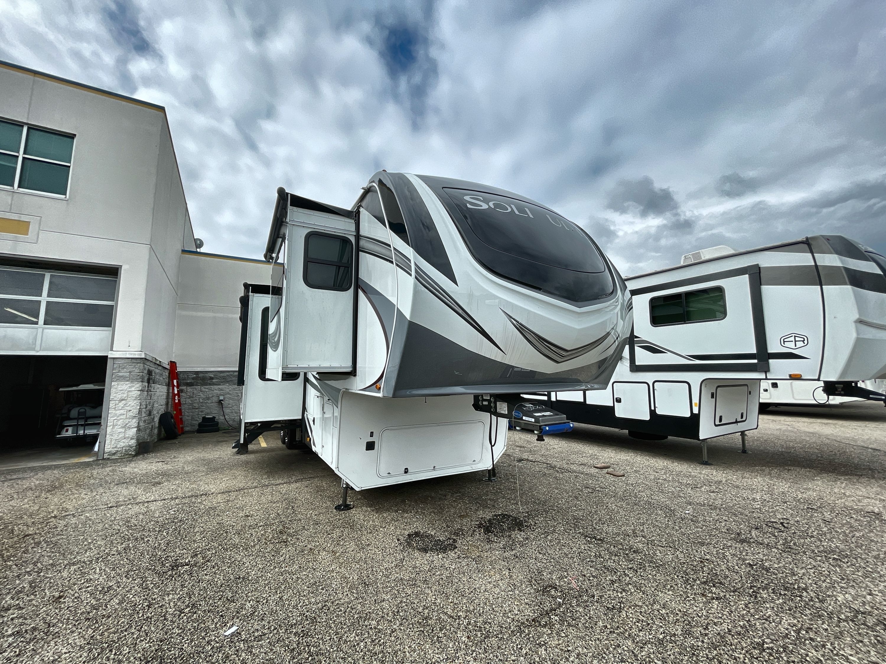 2022 Grand Design SOLITUDE 346FLS in akron OH