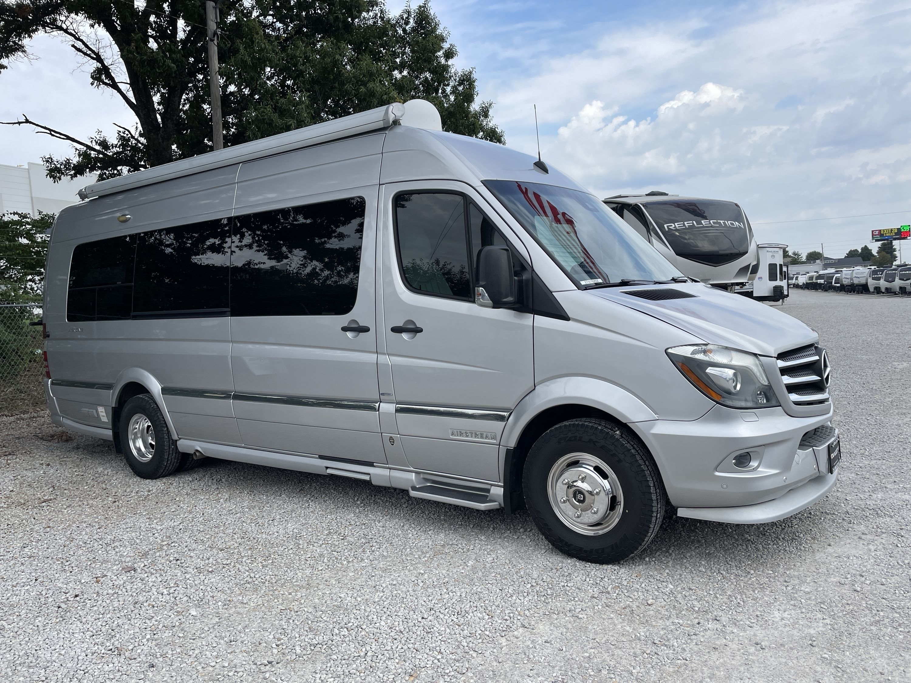2016 Airstream INTERSTATE EXT LOUNGE WARDROBE TWIN LOUNGE EXT TWIN WARDROBE in grain valley MO