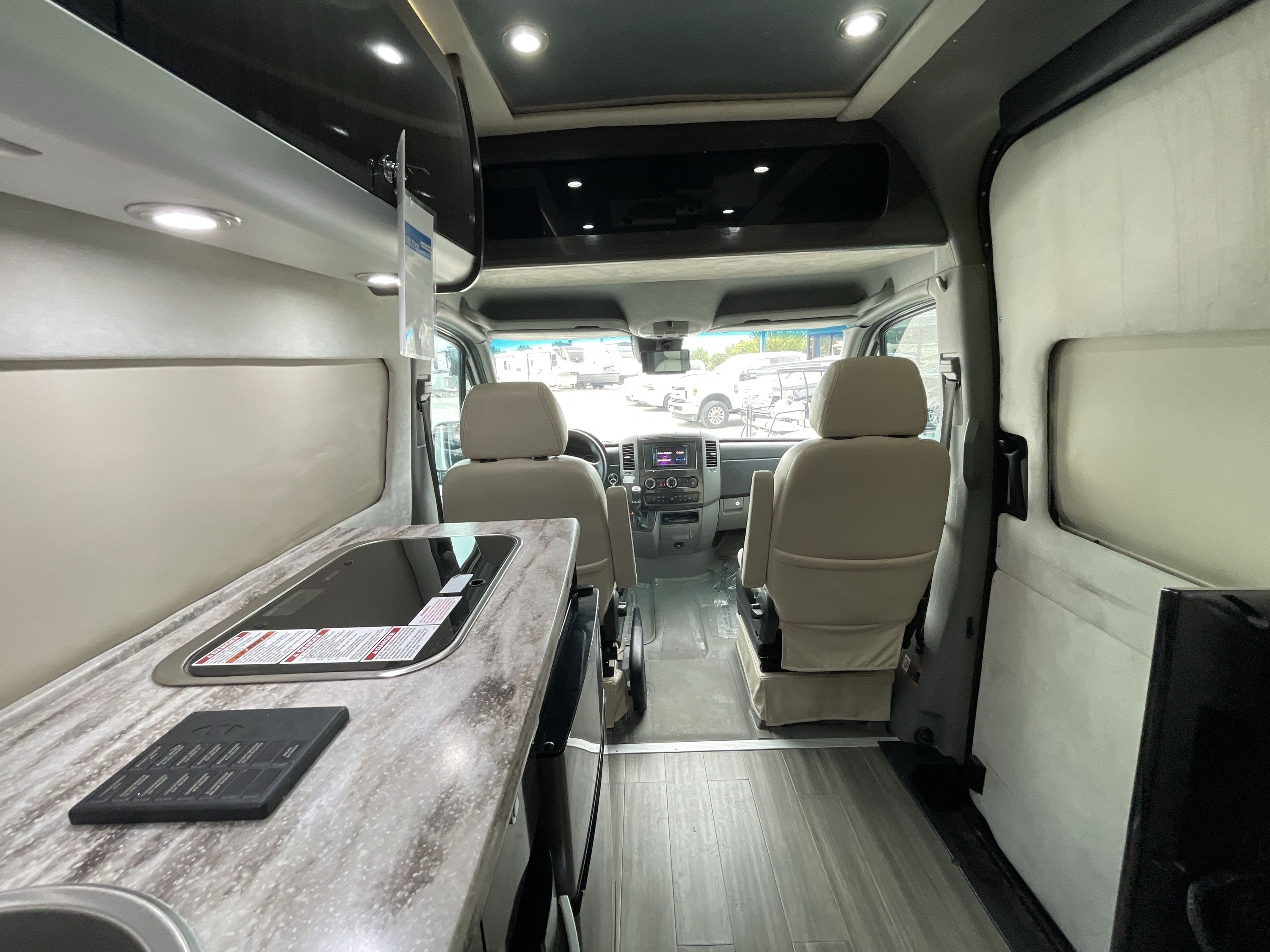2016 Airstream INTERSTATE EXT LOUNGE WARDROBE TWIN LOUNGE EXT TWIN WARDROBE in grain valley MO