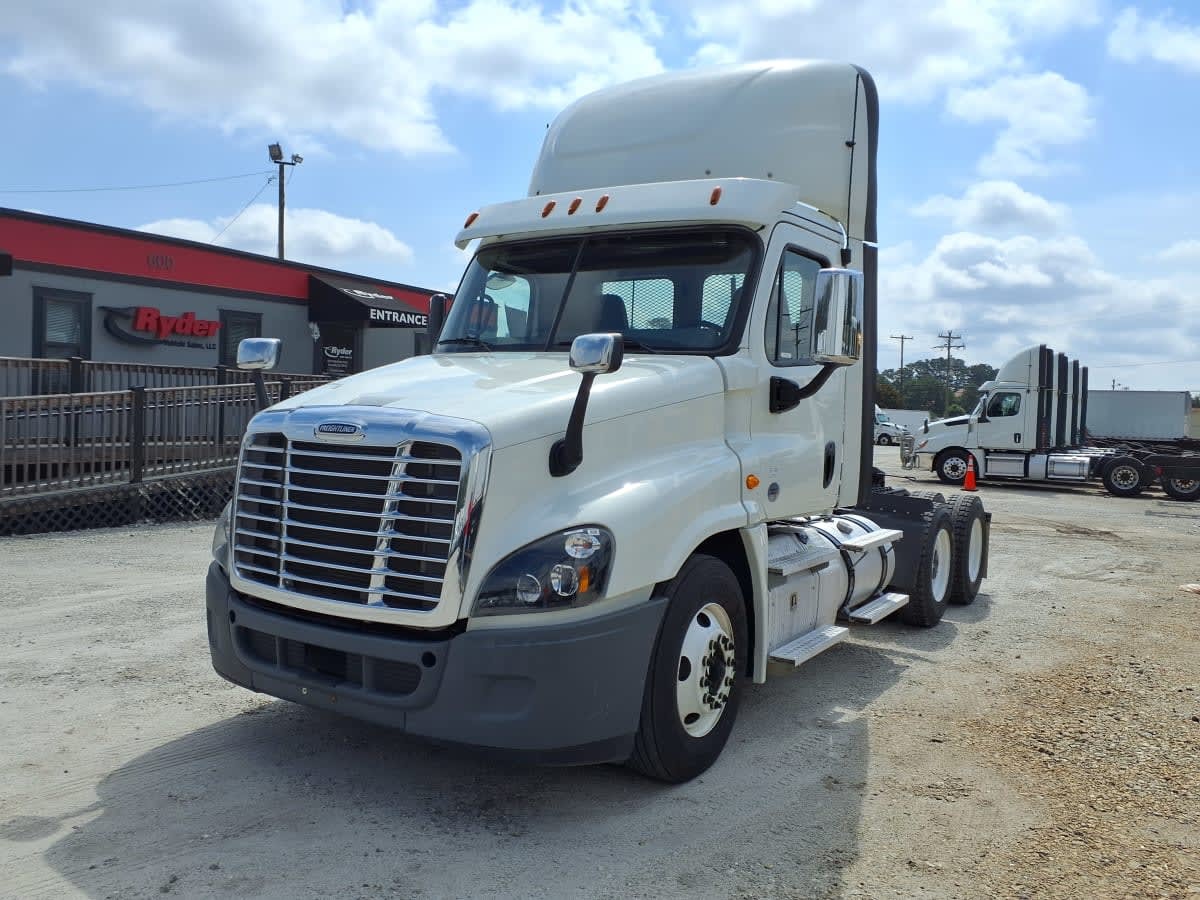 2020 FREIGHTLINER CASCADIA 125 in Greenville, SC