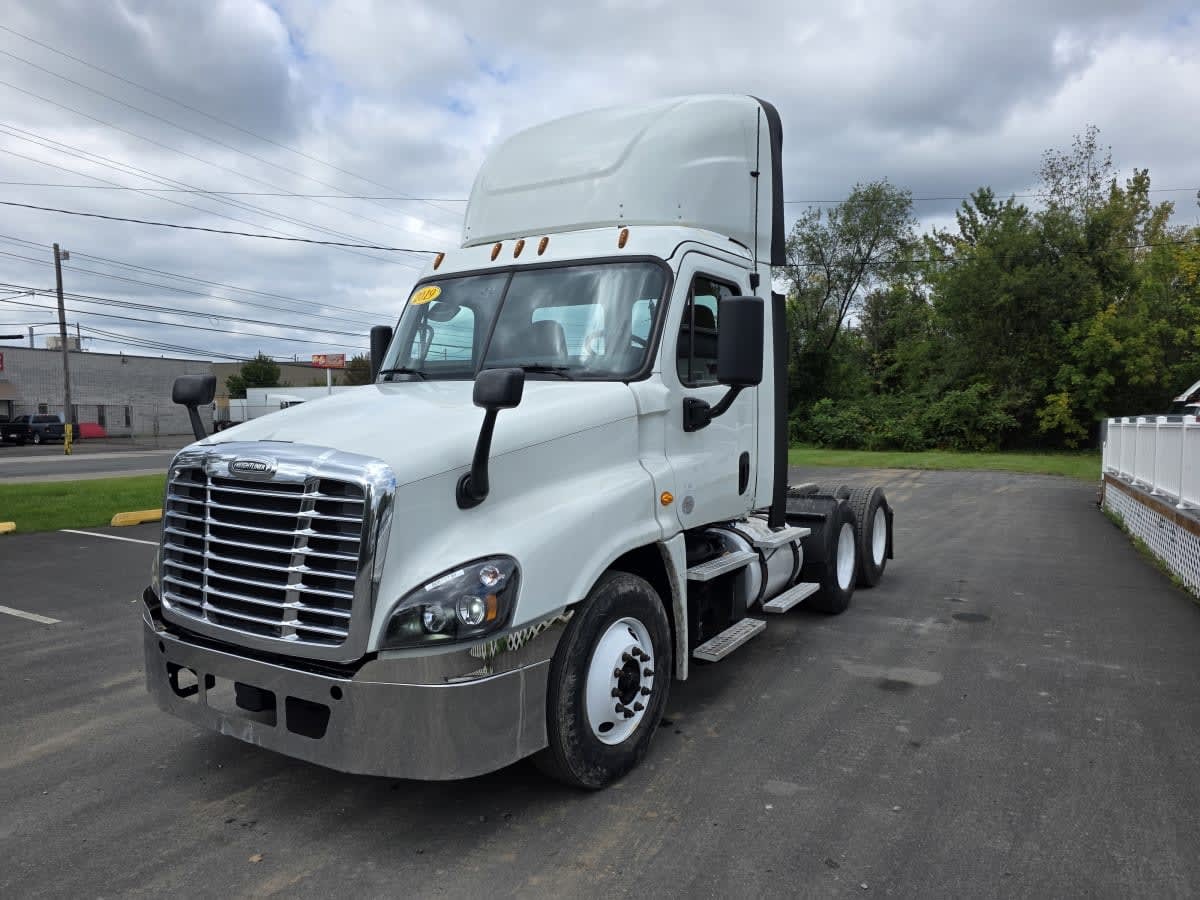 2019 FREIGHTLINER CASCADIA 125 in Bensalem, PA