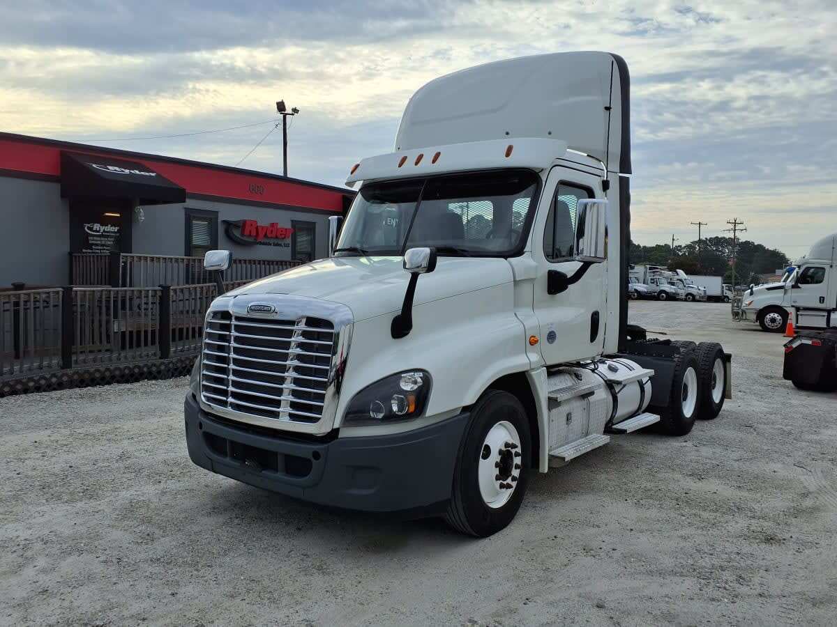2020 FREIGHTLINER CASCADIA 125 in Greenville, SC