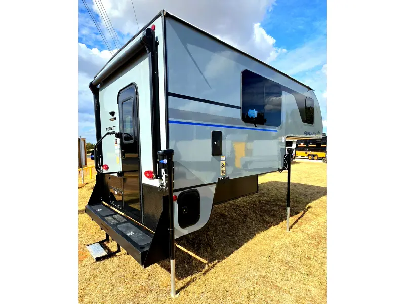 2026 Forest River Palomino Real Lite HS-1910