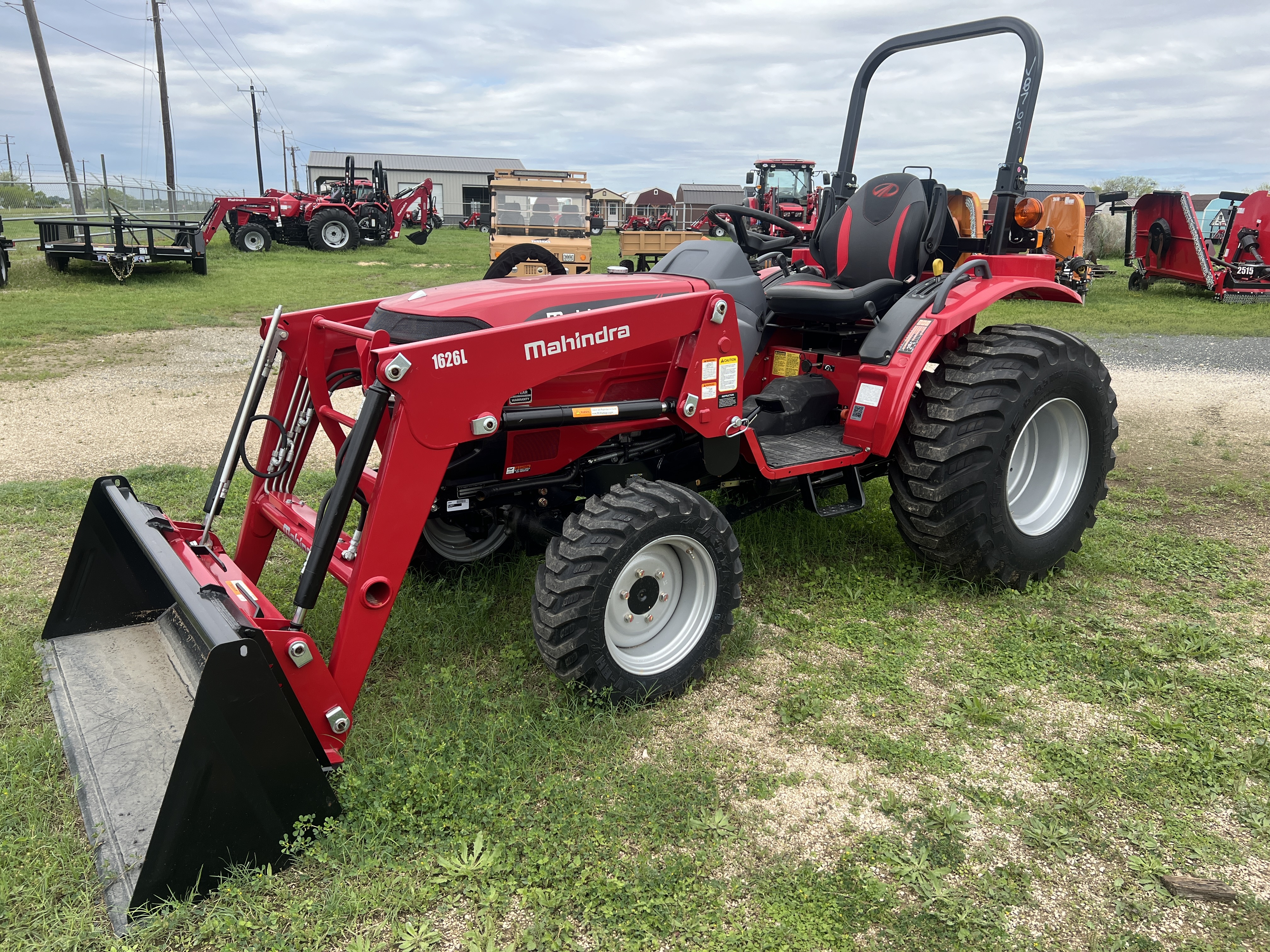 2025 MAHINDRA TRACTORS 16264FHRFIL in Adkins, TX