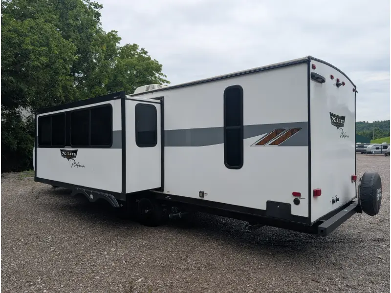2024 Forest River Wildwood X-Lite 273QBXL