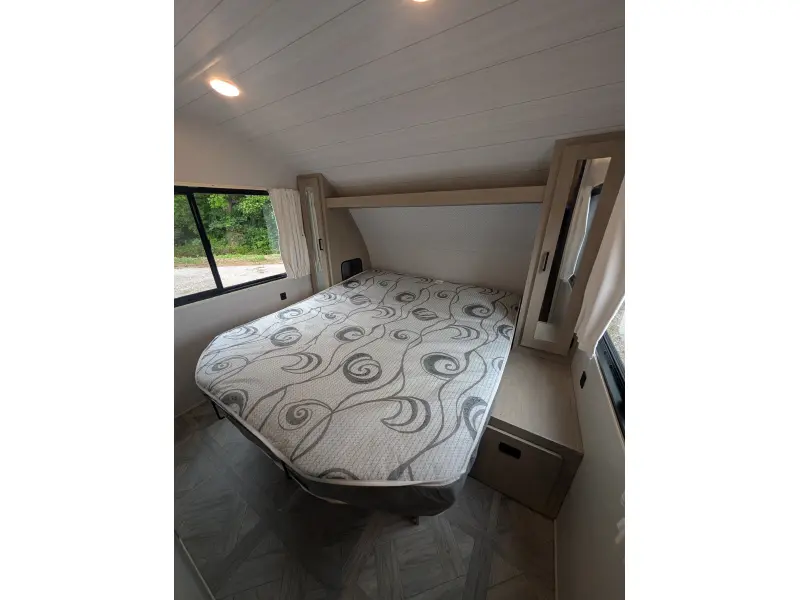 2024 Forest River Wildwood X-Lite 273QBXL