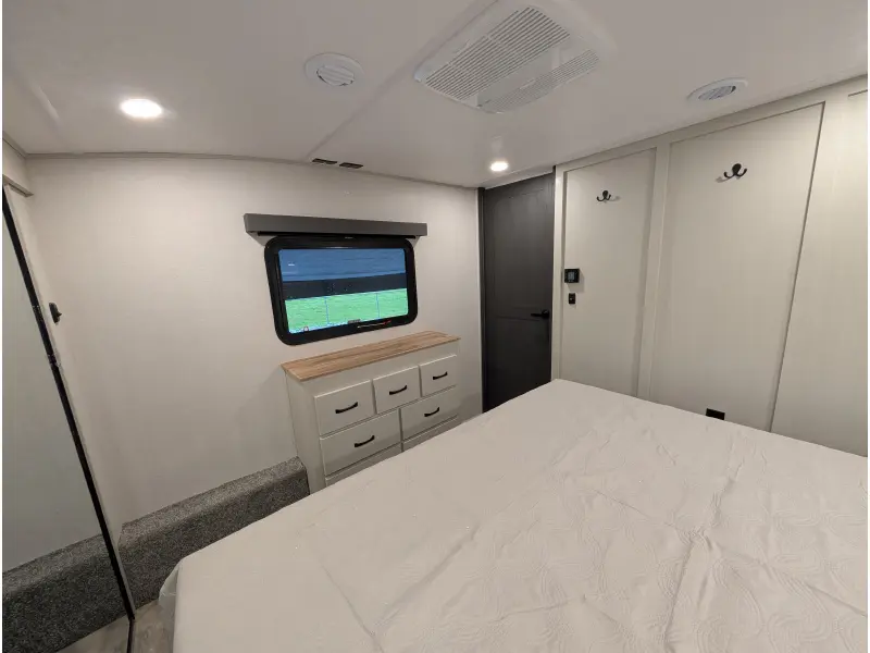 2025 Coachmen Chaparral 389DEK