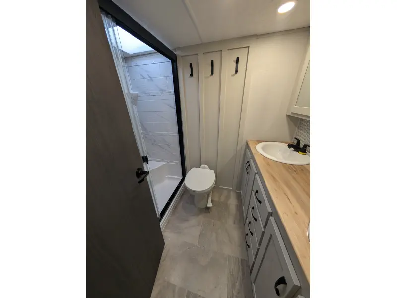 2025 Coachmen Chaparral 389DEK
