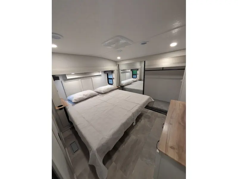 2025 Coachmen Chaparral 389DEK