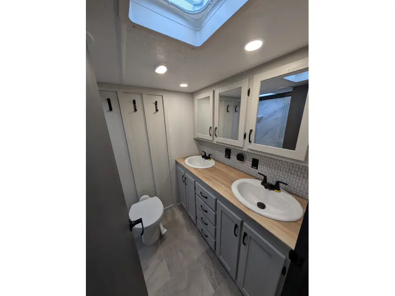 2025 Coachmen Chaparral 389DEK