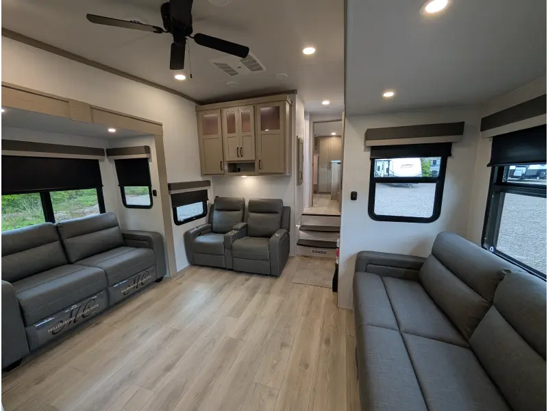 2025 Forest River Rockwood Signature Fifth Wheel R371RK