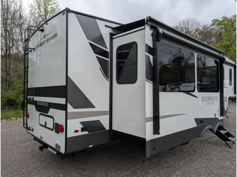 2025 Forest River Rockwood Signature Fifth Wheel R371RK