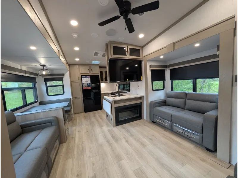 2025 Forest River Rockwood Signature Fifth Wheel R371RK