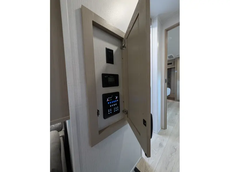 2025 Forest River Rockwood Signature Fifth Wheel R371RK