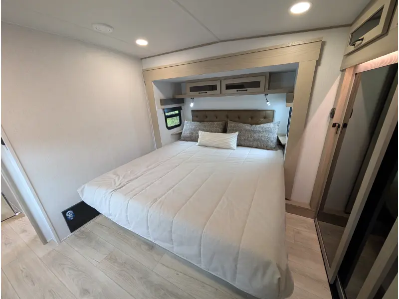 2025 Forest River Rockwood Signature Fifth Wheel R371RK