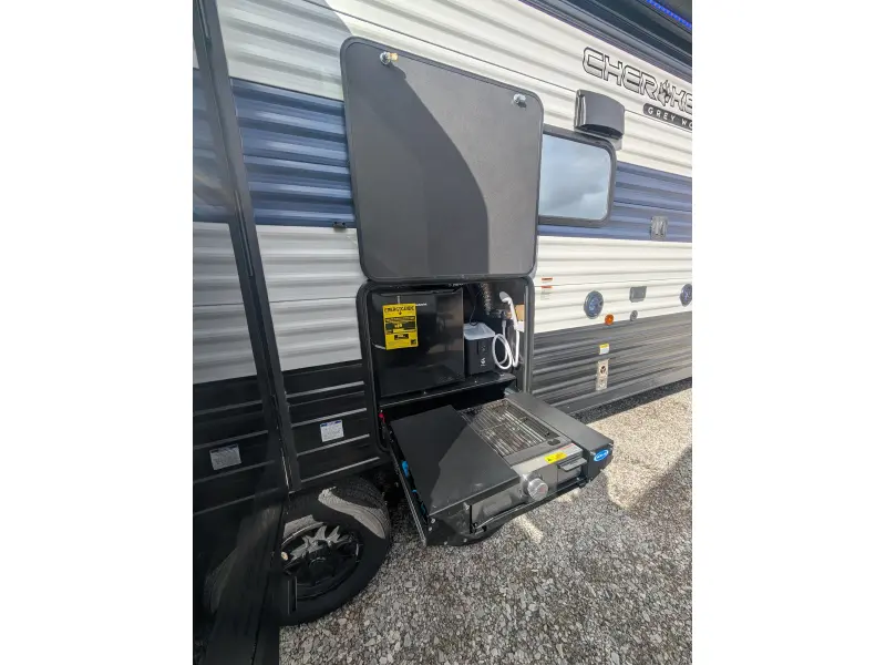 2026 Forest River Cherokee Grey Wolf 27LH