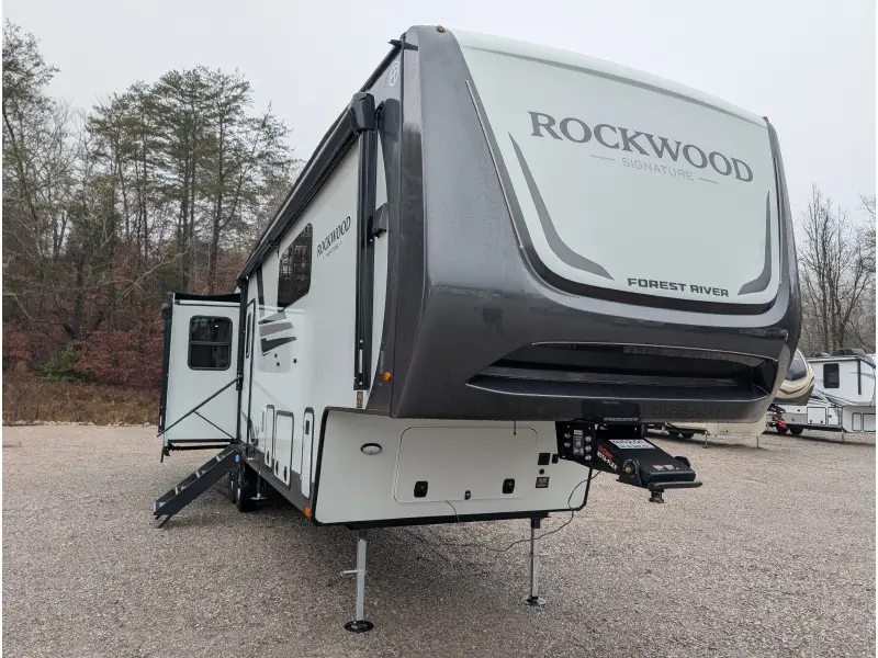 2026 Forest River Rockwood Signature 401SFB